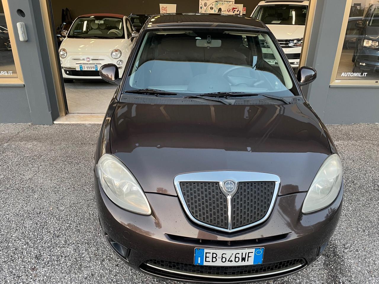 Lancia Ypsilon 1.3 MJT 75 CV MomoDesign