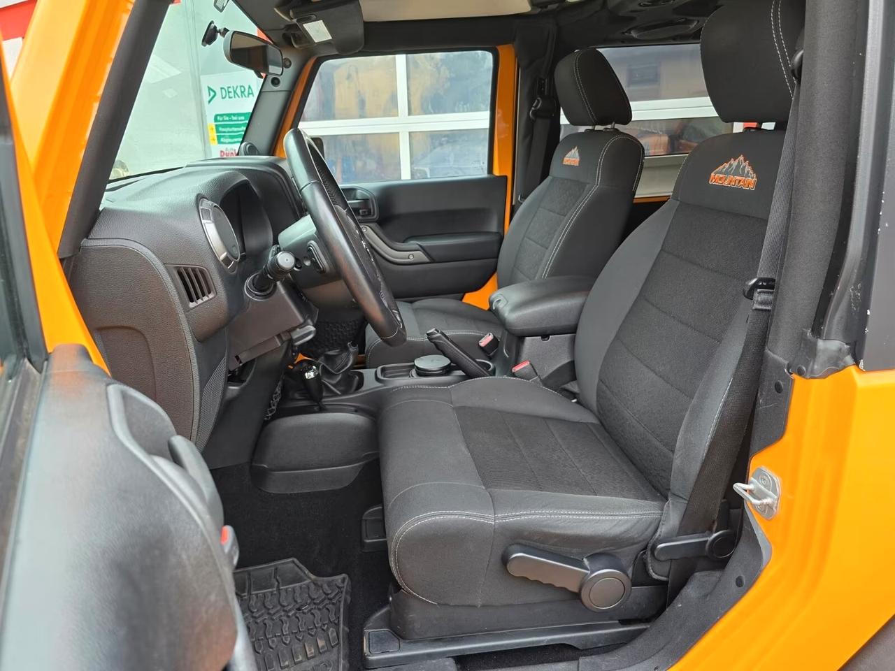 Jeep Wrangler Tettuccio rigido 2.8 CRDI Mountain