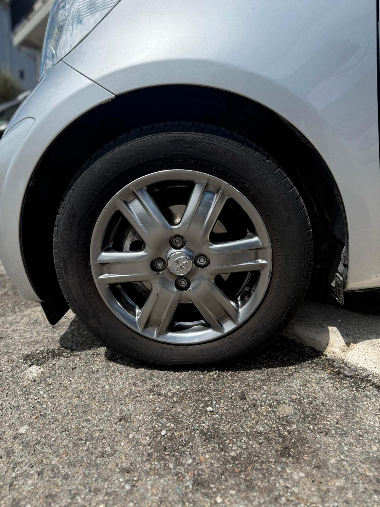 Toyota iQ 1.0 CVT Lounge