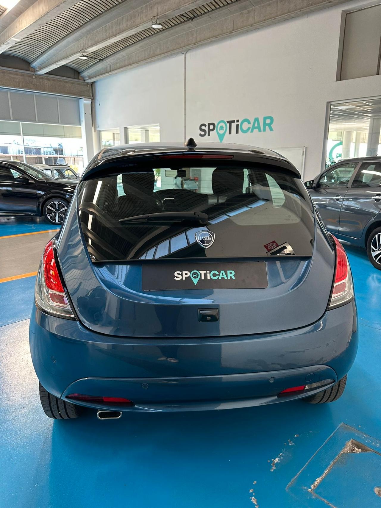 Lancia Ypsilon 1.0 FireFly 5 porte S&S Hybrid Platino