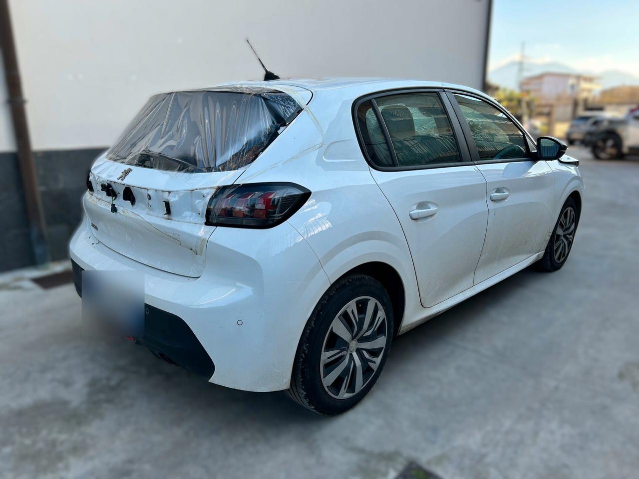 Peugeot 208 1.5 HDi 100CV - 2023 Incidentata