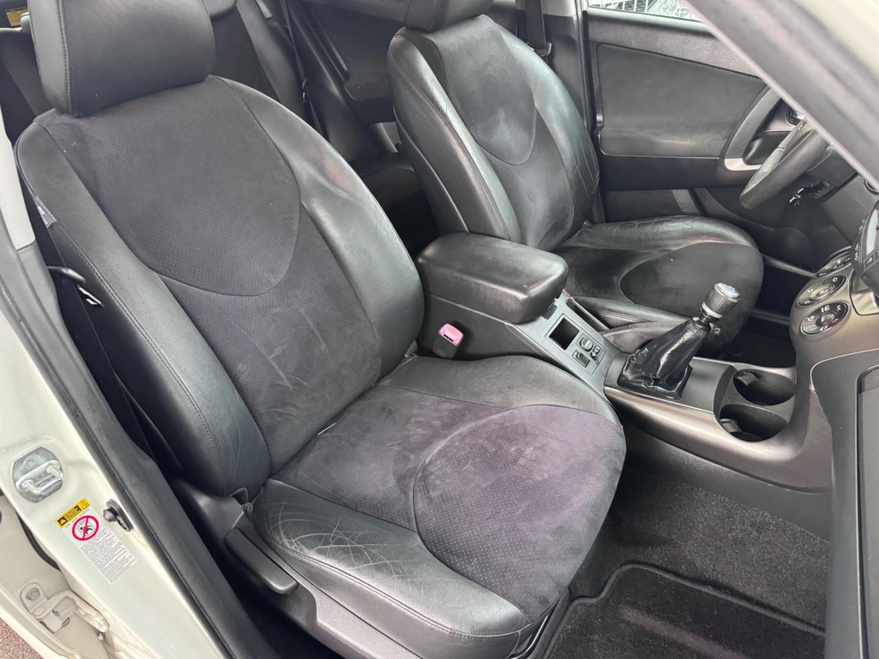 Toyota RAV4 2.2 D-4D 4X4 neopaten garanzia 12 mesi