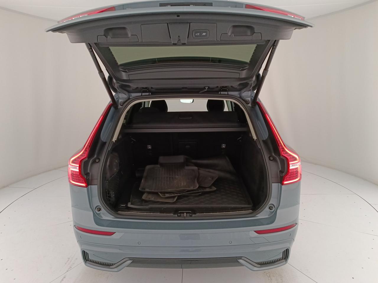 VOLVO XC60 2.0 b4 Plus Dark auto