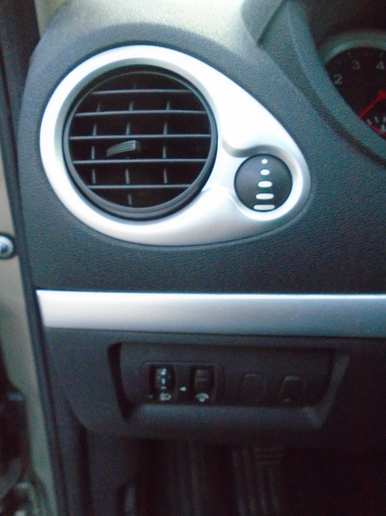 Renault Clio 1.2 16v Dynamique 5p