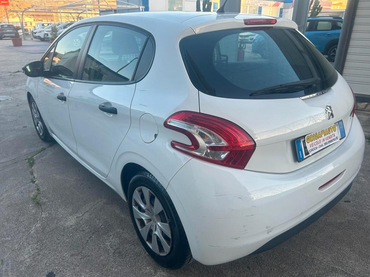 Peugeot 208 1.4 HDi 68 CV AUTOCARRO