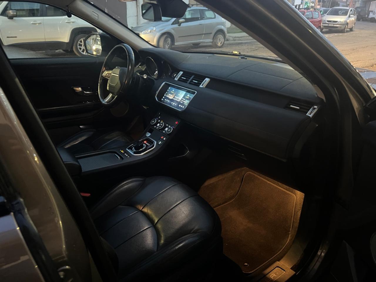 Land Rover Range Evoque 2.0 TD4 180 CV 5p. Autobiography