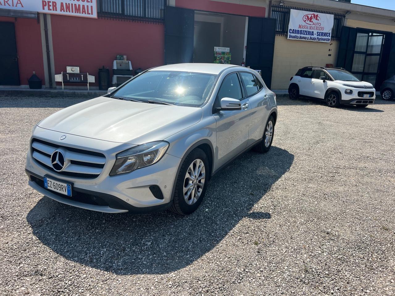 Mercedes-benz GLA 180 d Premium