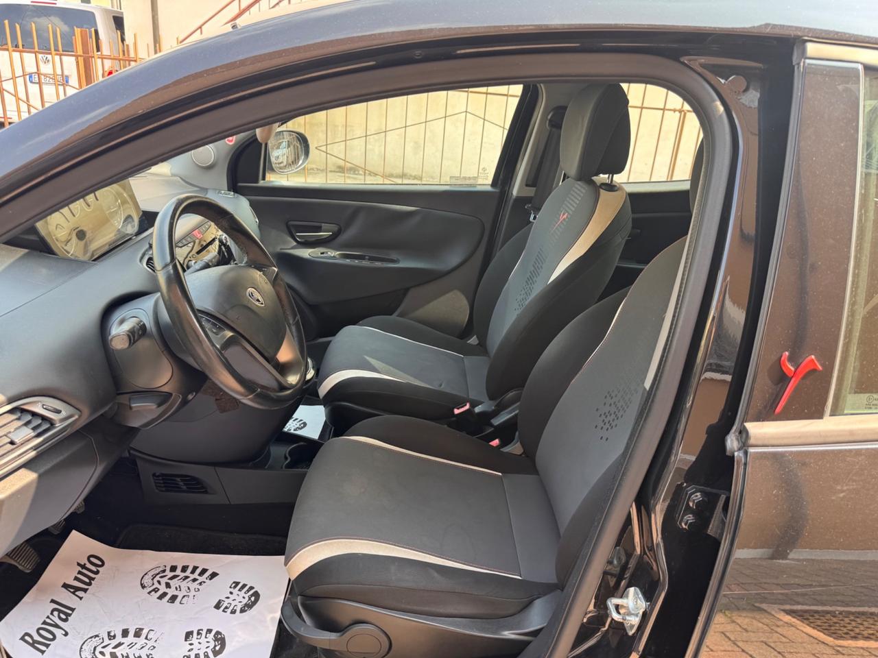 Lancia Ypsilon 0.9 Metano Ok Neopatentati