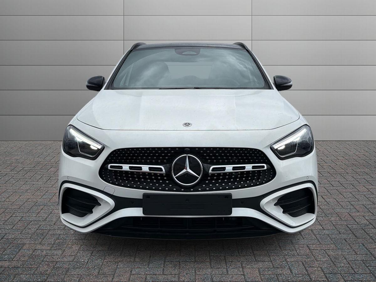 Mercedes-Benz GLA 200