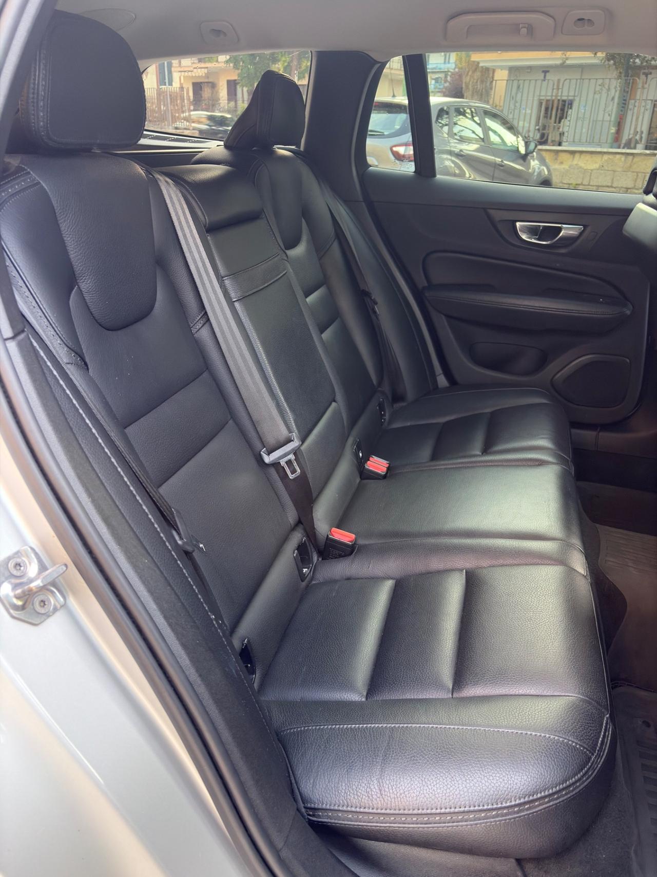 Volvo V60 Cross Country 4WD automatico