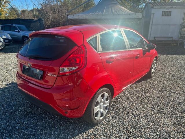 Ford Fiesta 1.4 5 porte Bz.- GPL Titanium