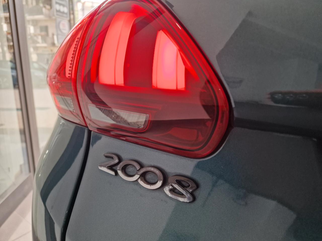 Peugeot 2008 BlueHDi 100 Allure