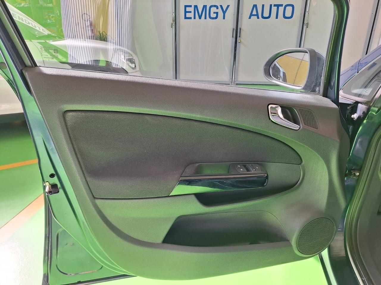 Opel Corsa 1.2benzina, 5 porte NEO PATENTATI