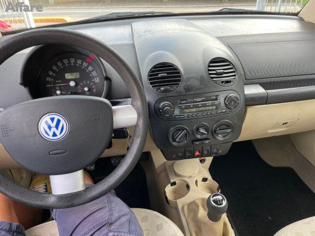 VOLKSWAGEN New Beetle 1.6