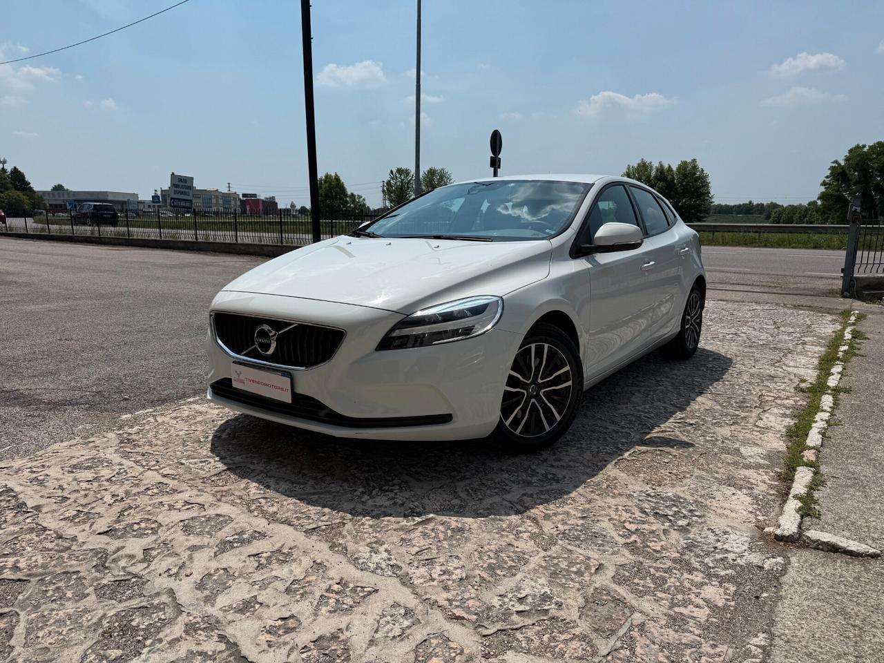 Volvo V40 T2 Momentum