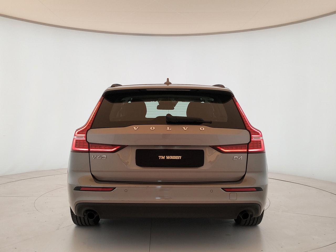 VOLVO V60 2.0 b4 Momentum Business auto - IVA ESPOSTA