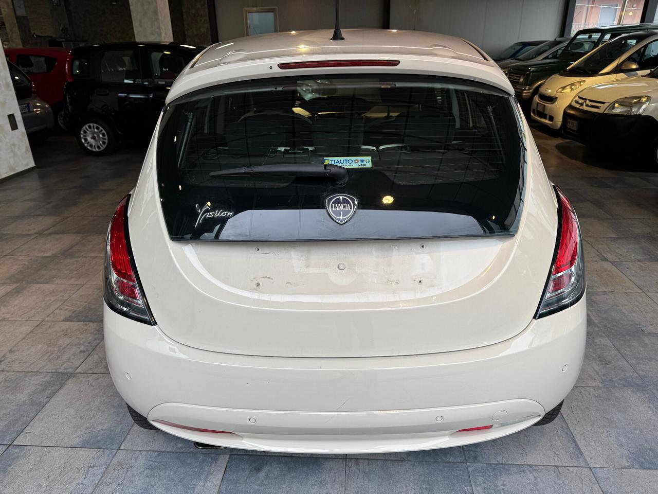 Lancia Ypsilon 1.2 69 CV 5 porte Platinum