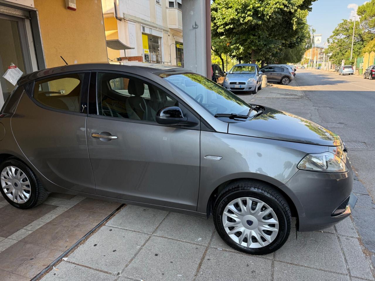 Lancia Ypsilon 2013 - 1.2 bz. 69 CV 5 porte Silver