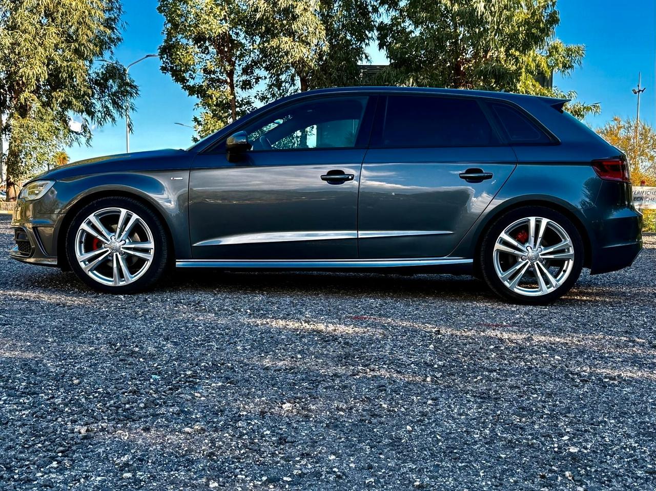 AUDI A3 1.6 TDI 110 CV S TRONIC S LINE EDITION