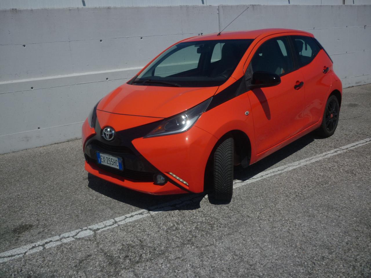 TOYOTA AYGO 1.0 VVT-i 69cv 5 Porte - x Clusiv