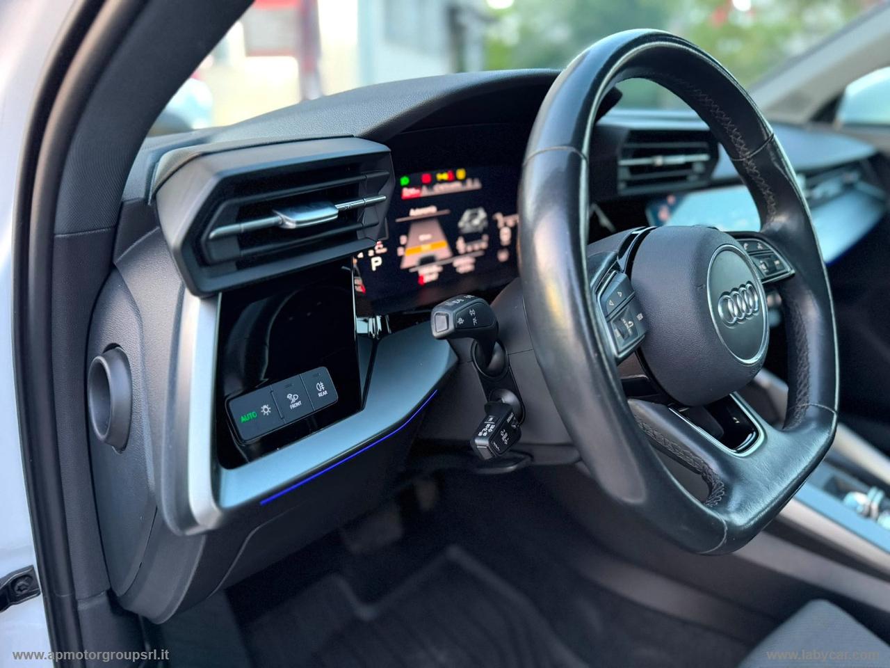 AUDI A3 SPB 30 g-tron S tronic Business Adv.