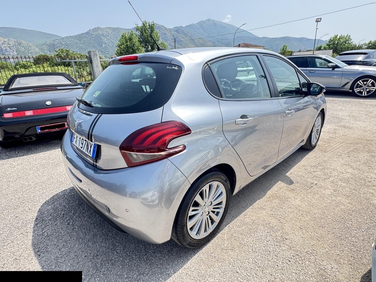 PEUGEOT 208 1.2 BENZINA ADATTA NEOPATENTATI