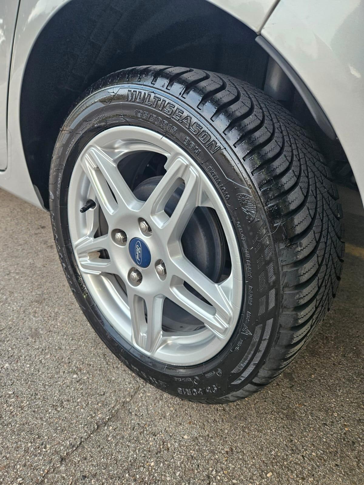 Ford Fiesta 5p. 1.4 BENZ/GPL Titanium 95cv
