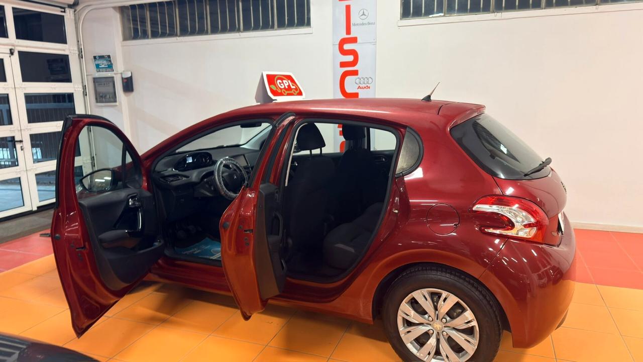 Peugeot 208 1.2 VTi 82 CV 5 porte Allure