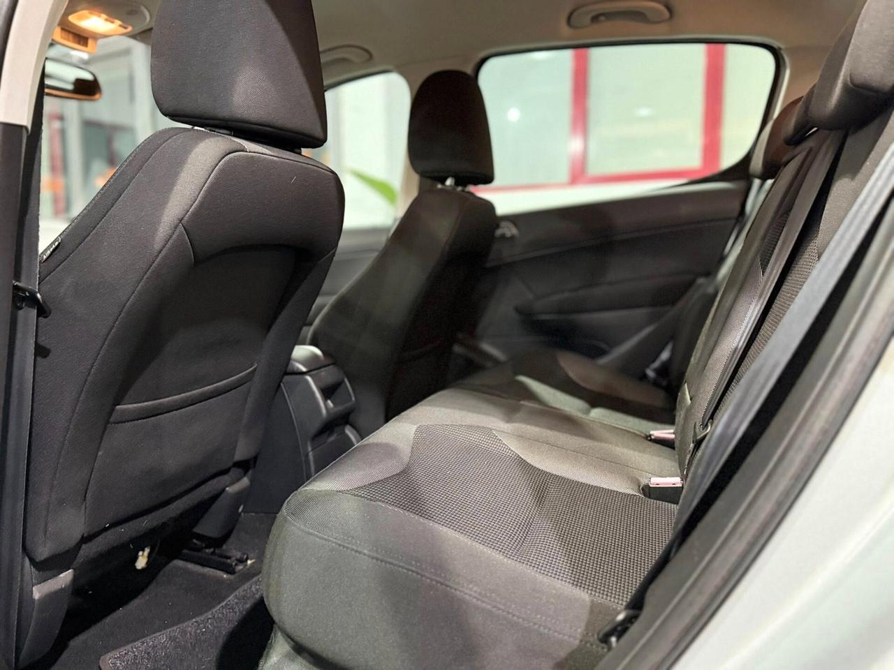 Peugeot 308 1.6 8V HDi 92CV 5p. Active 2012