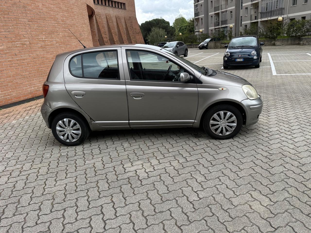 Toyota Yaris 1.0i 16V cat 5 porte Expo Clima