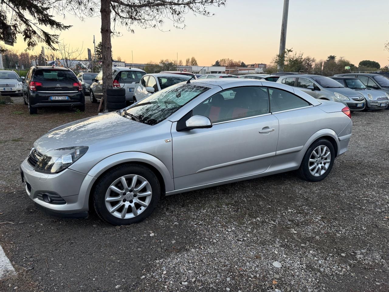 Opel Astra TwinTop 1.6 T 16V Cosmo