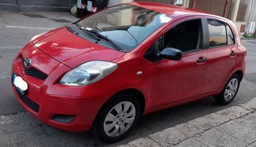 Toyota Yaris benzina 1.0 x neo patentati