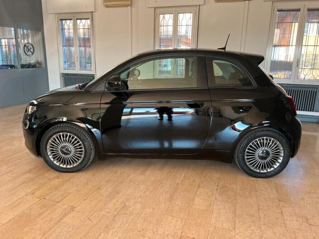 Fiat 500e Berlina 42 kWh Icon