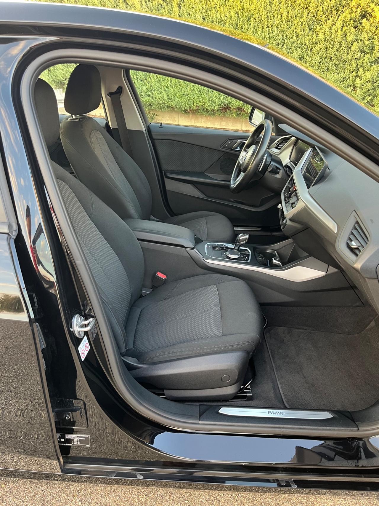 Bmw 118 118d 5p. Advantage