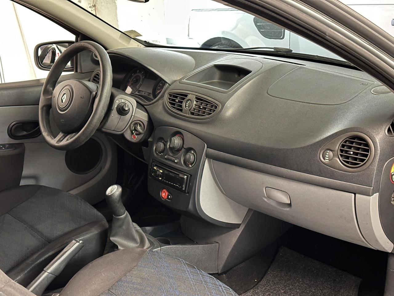 Renault Clio 1.2 16V 3 porte Neopatentati