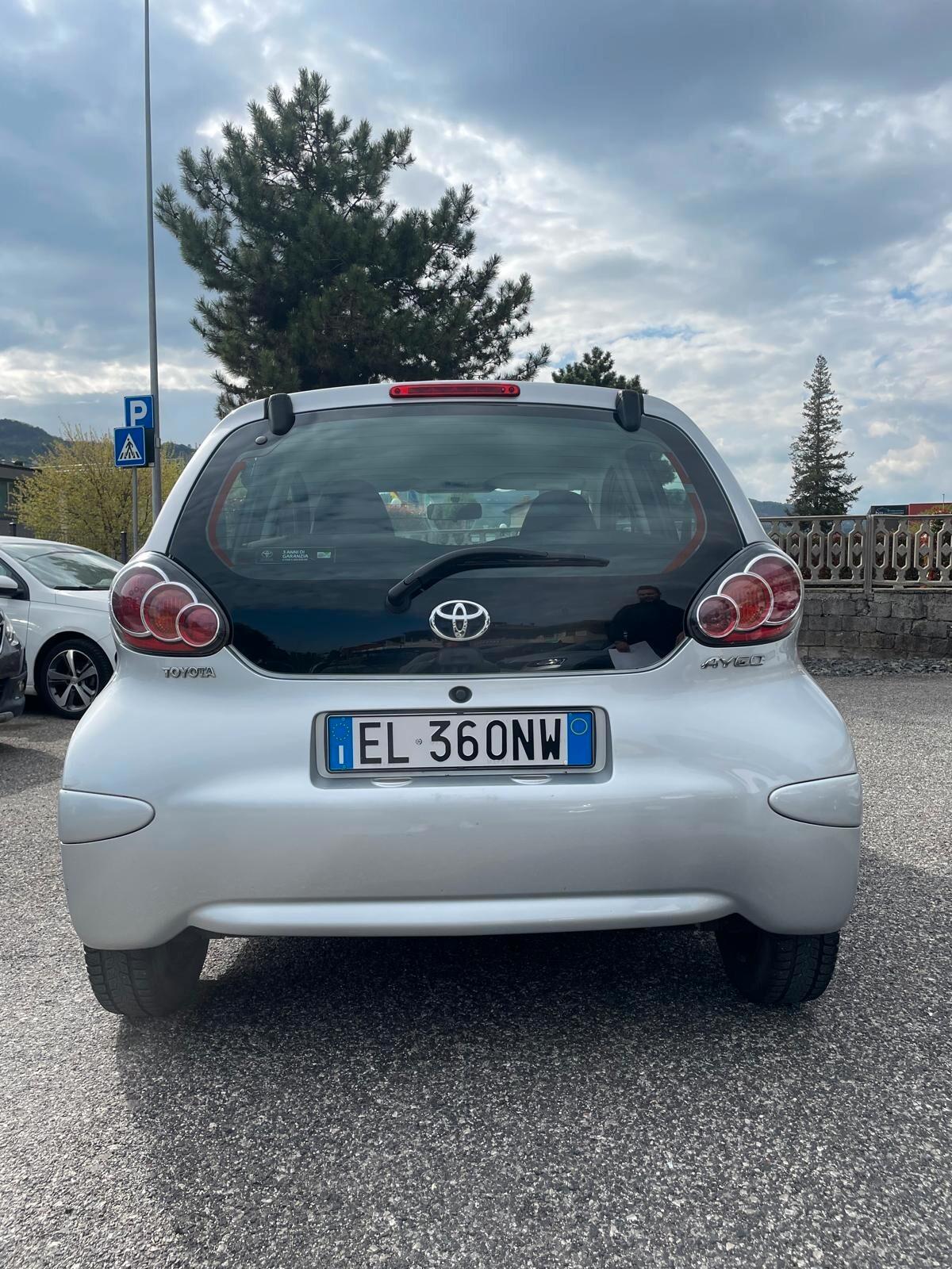 Toyota Aygo 1.0 Benzina – Neopatentati – Solo 85.745 km!