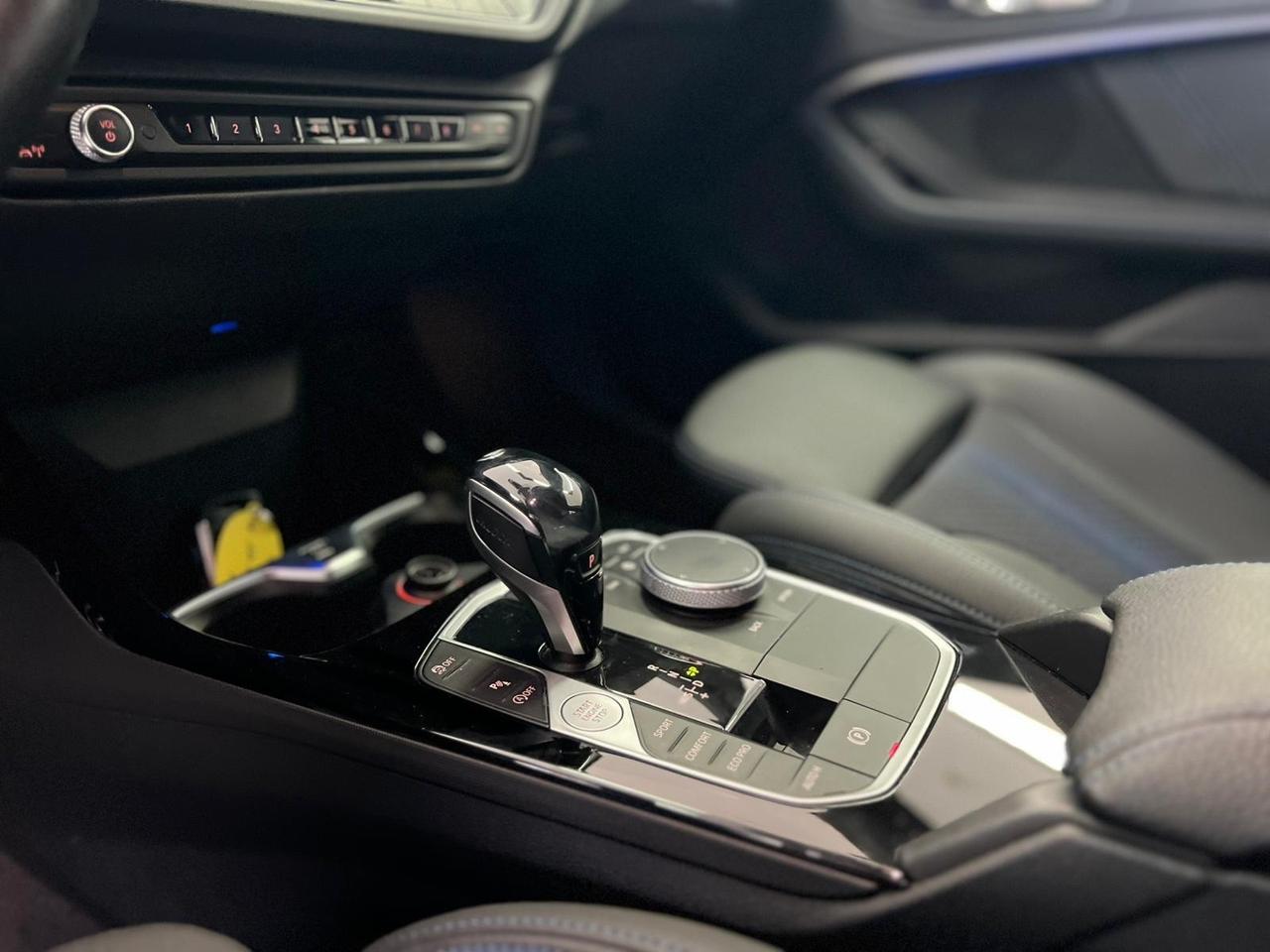 Bmw 118 118d 5p. Msport