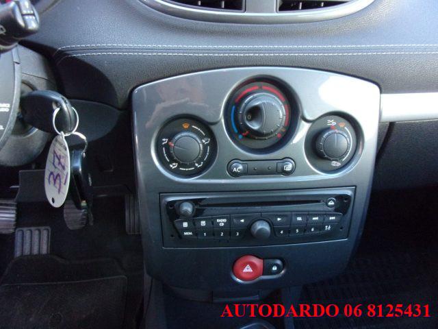 RENAULT Clio 1.2 16V TCE 100CV SporTour Live!