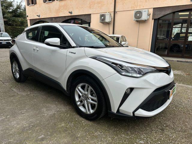 TOYOTA C-HR 1.8 Hybrid E-CVT Business