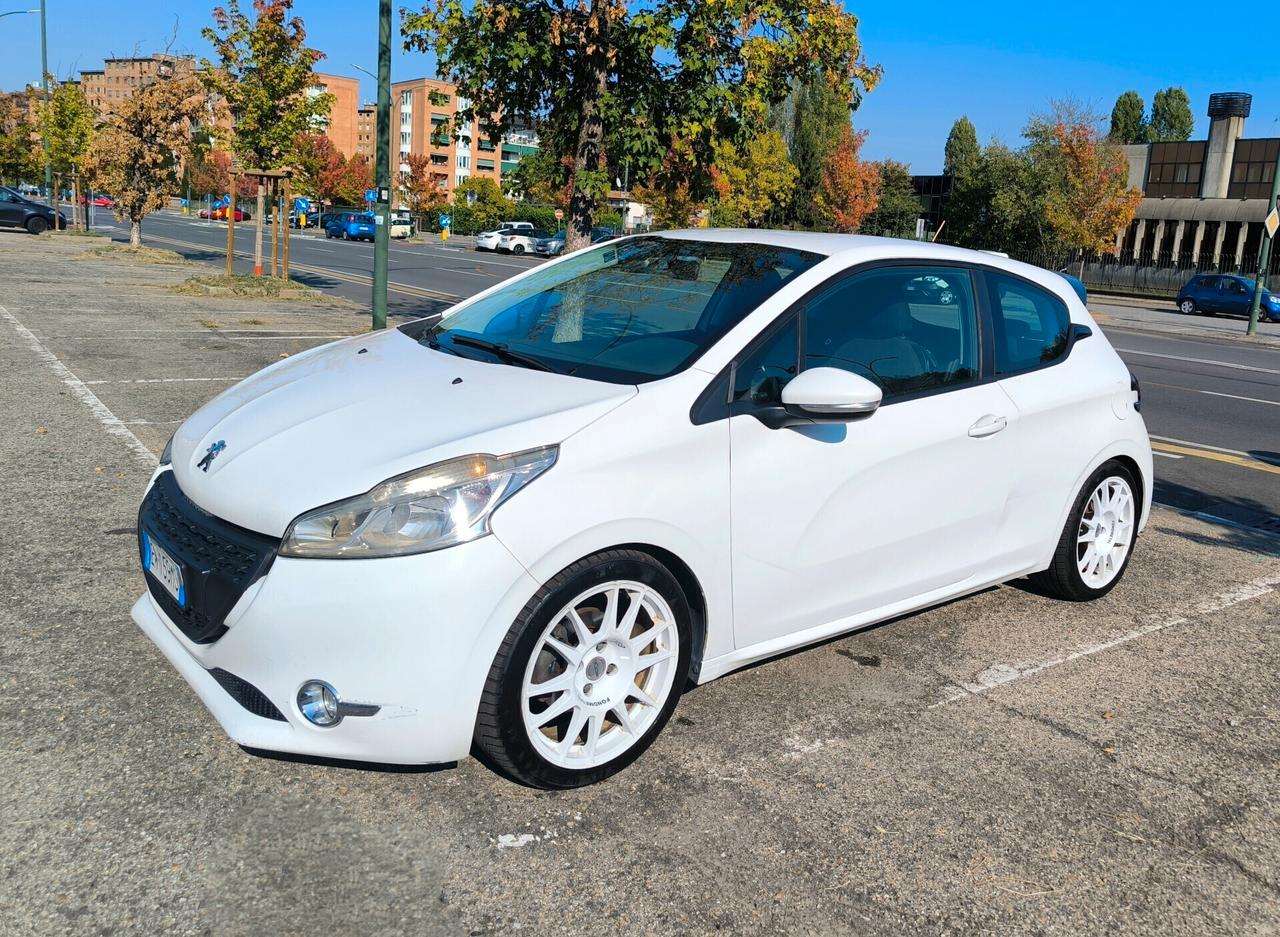 Peugeot 208 1o Serie 1.2VTI 82CV 3P Allure