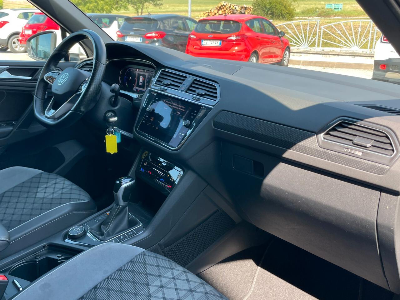 Volkswagen Tiguan R-LINE 2.0 TDI 150 CV SCR DSG 4MOTION GANCIO