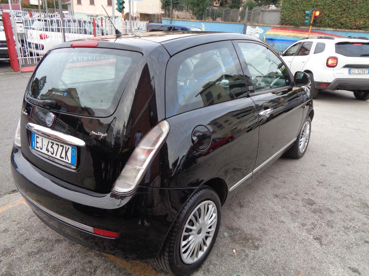 Lancia Ypsilon 1.3 MJT 75 CV Diva