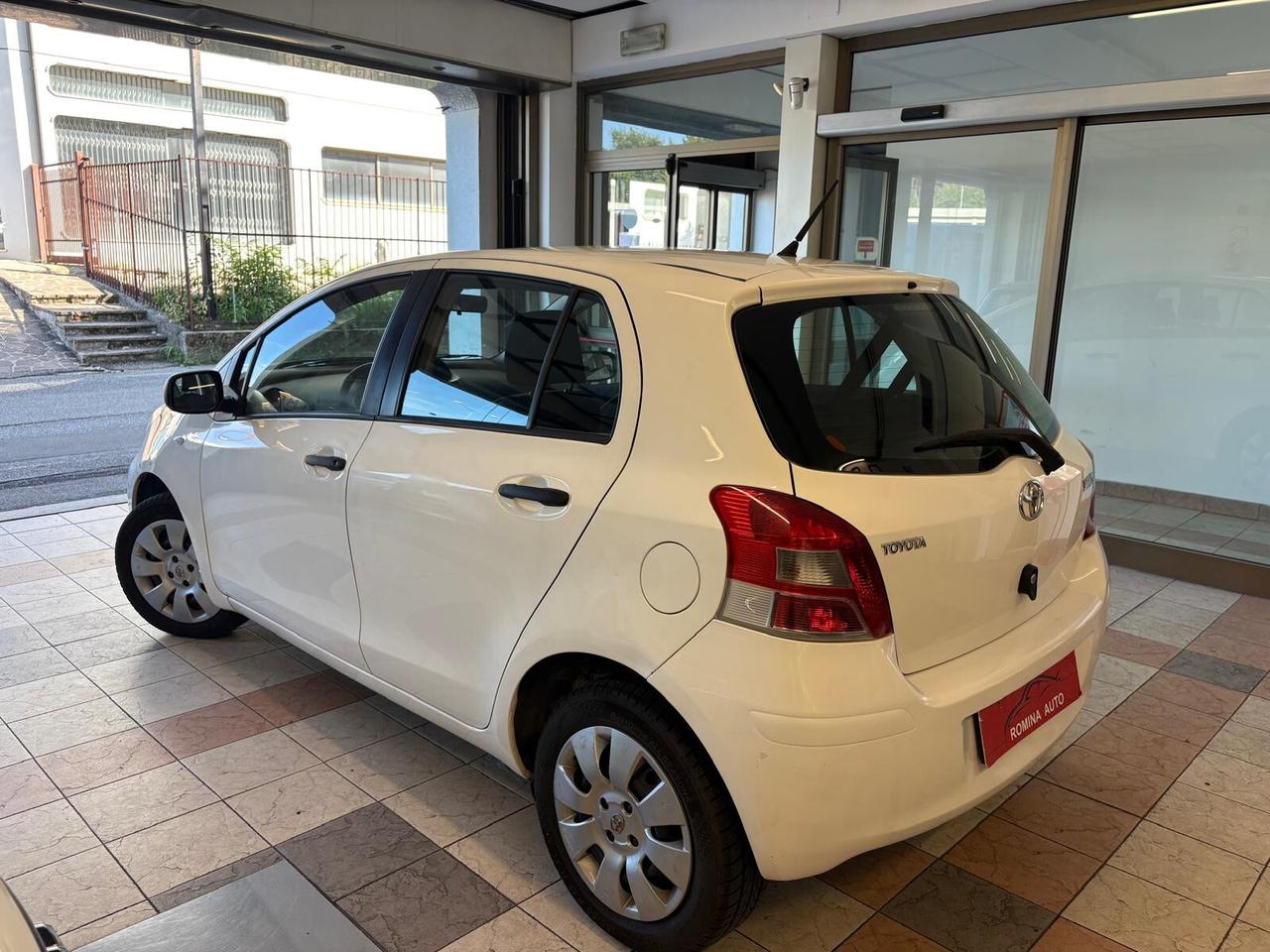 Toyota Yaris 1.0 5 porte