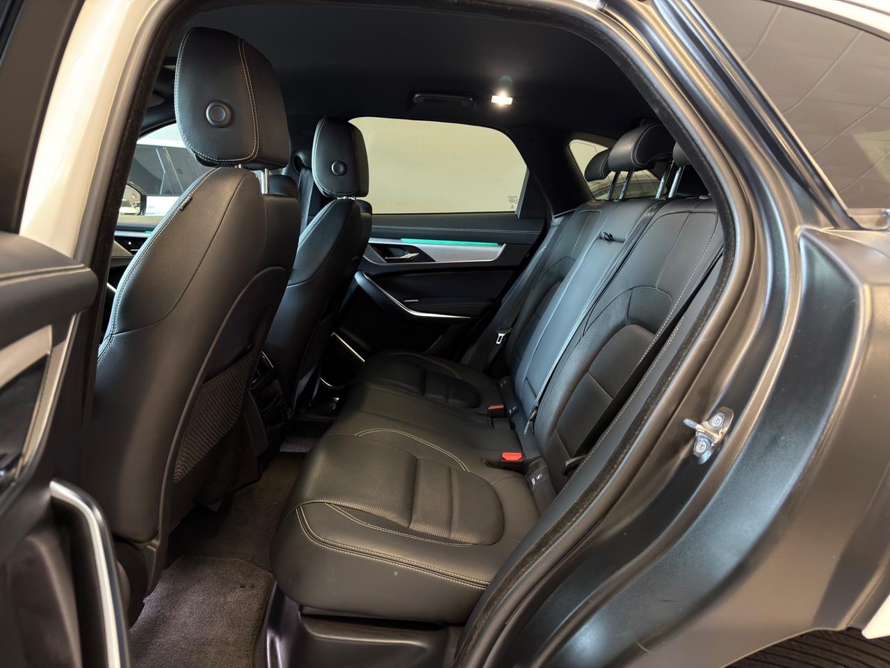 Jaguar F-Pace 2.0 D 204 CV AWD aut. R-Dynamic SE