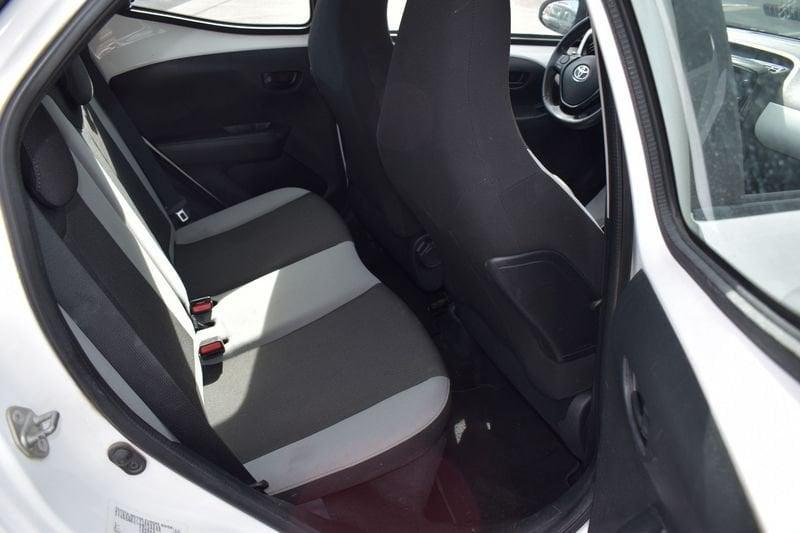 Toyota Aygo 1.0 VVT-i x-wave