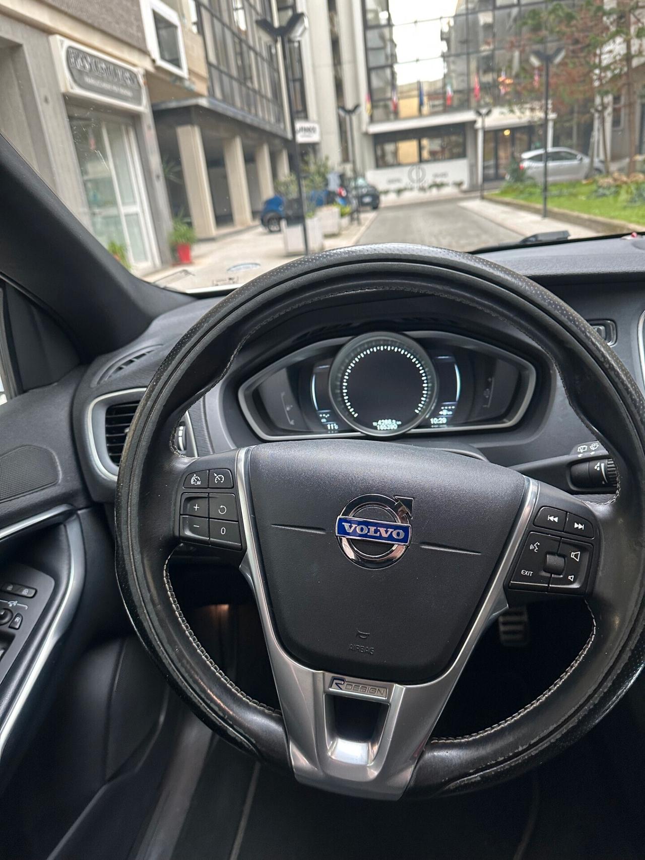 Volvo V40 D2 1.6 R-design Kinetic