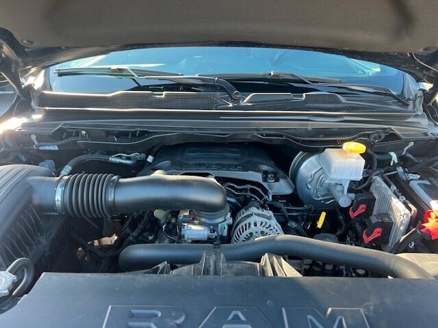 Dodge RAM 1500 Crew Cab 5.7 V8 Hemi 4x4 Sport