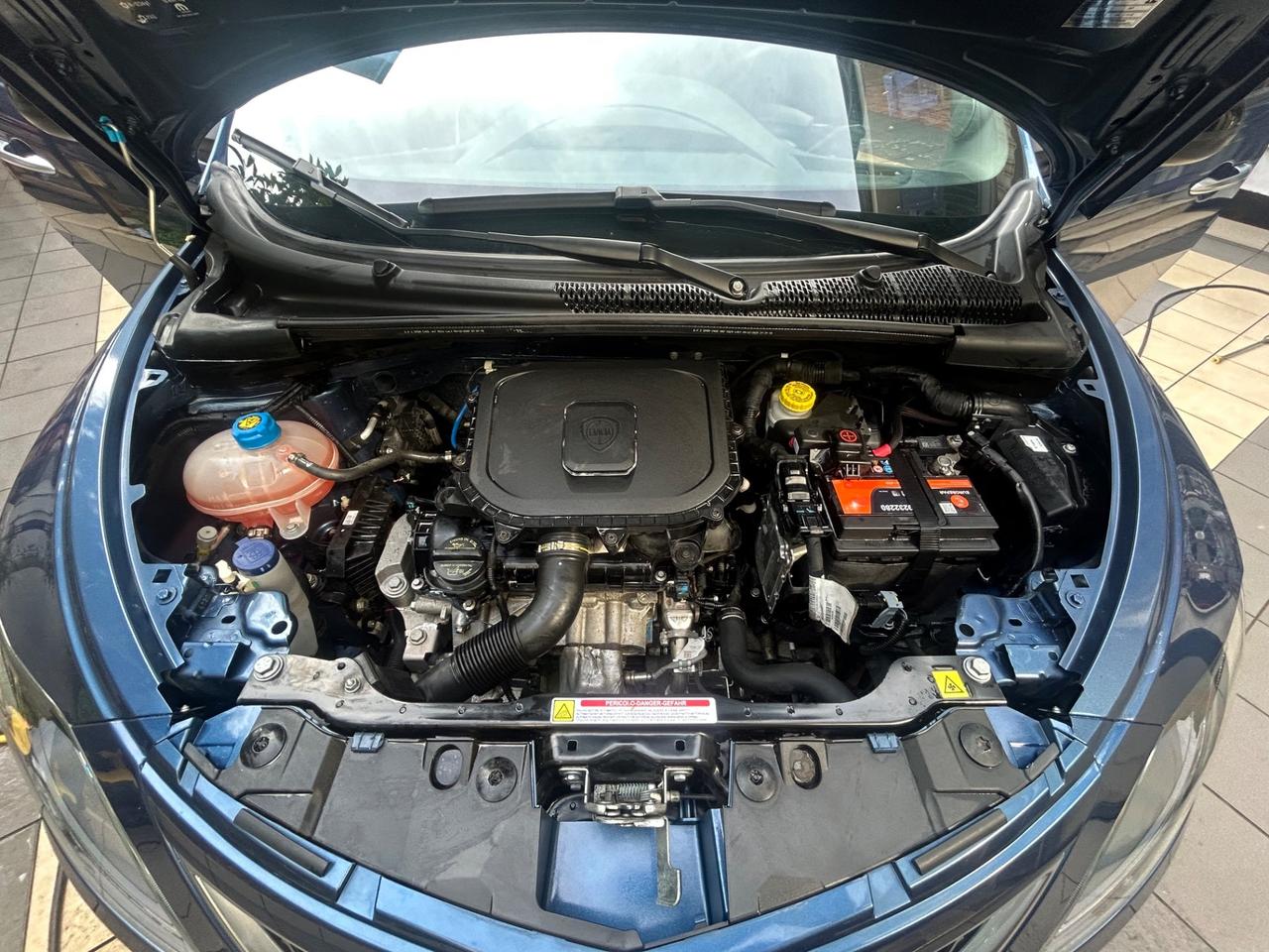 Lancia Ypsilon 1.0 FireFly 5 porte S&S Hybrid Ecochic Gold