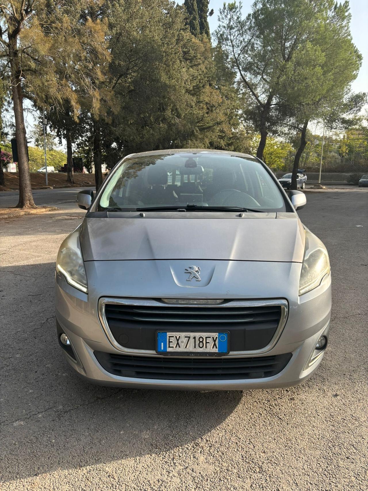 Peugeot 5008 1.6 HDi 115CV Allure