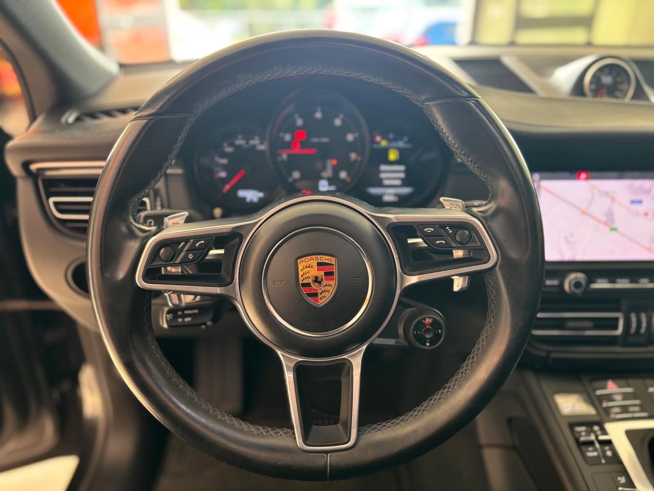 Porsche Macan 2.0 245 cv matrix-navi-tetto-pelle permute finanziamenti